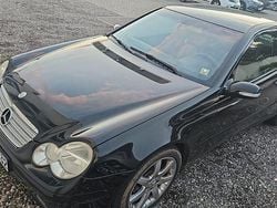Schwarz Gebraucht 2004 Mercedes 180 Limousine | 2.000 €