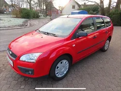 Rot Gebraucht 2005 Ford Focus Ambiente Kombi | 3.999 € (Teuer)