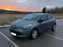 Grau Gebraucht 2013 Renault Clio IV Limousine | 4.900 € (Fairer Preis)