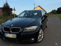 Schwarz Gebraucht 2011 BMW 320 Kombi | 8.990 € (Teuer)