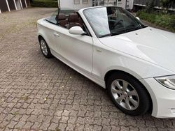 Weiß Gebraucht 2008 BMW 120 Cabriolet Cabrio | 11.600 € (Teuer)