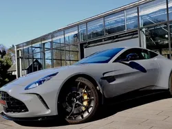 Grau Gebraucht 2025 Aston Martin V8 Vantage Coupé | 208.950 €
