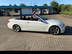 Weiß Gebraucht 2007 BMW 325 Cabriolet Cabrio | 6.499 €