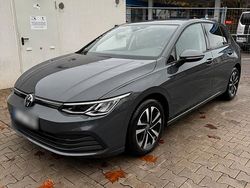 Grau Gebraucht 2021 VW Golf VIII United Kleinwagen | 18.600 € (Fairer Preis)