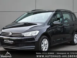 Deep black perleffekt Gebraucht 2023 VW Touran Comfortline Van / Kleinbus | 28.800 € (Fairer Preis)