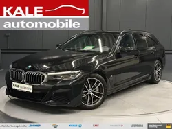 Schwarz metallic (black sapphire metallic) Gebraucht 2022 BMW 530 M Sport Kombi | 44.970 € (Fairer Preis)
