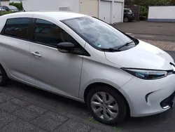Weiß Gebraucht 2016 Renault Zoe Intens Kleinwagen | 6.890 € (Fairer Preis)
