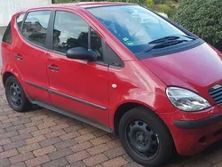 Rot Gebraucht 2002 Mercedes A160 Classic Kleinwagen | 2.650 € (Etwas zu teuer)