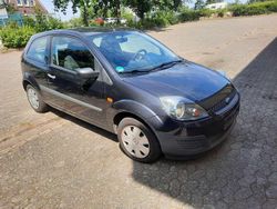 Grau Gebraucht 2006 Ford Fiesta Ambiente Kleinwagen | 1.799 € (Fairer Preis)