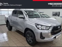 Lichtsilber metallic Neu 2024 Toyota HiLux Comfort Abholung | 46.840 € (Fairer Preis)