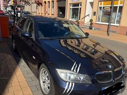 Blau Gebraucht 2007 BMW 320 Limousine | 4.500 € (Fairer Preis)