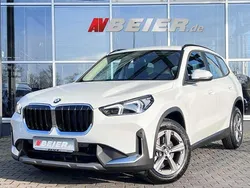 Weiß (alpinweiss iii) Gebraucht 2024 BMW X1 Performance SUV | 37.790 € (Guter Preis)