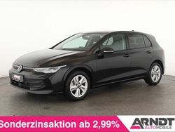 Grenadillschwarz Gebraucht 2024 VW Golf VIII Life | 27.584 € (Guter Preis)