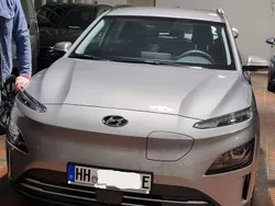Grau Gebraucht 2022 Hyundai Kona Select SUV | 17.879 € (Fairer Preis)