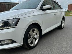 Weiß Gebraucht 2015 Skoda Fabia Kleinwagen | 11.550 € (Fairer Preis)