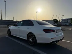 Weiß Gebraucht 2021 Mercedes E400 AMG Limousine | 59.999 €