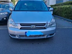 Silber Gebraucht 2007 Kia Carnival Van / Kleinbus | 2.000 € (Guter Preis)