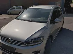 Silber Gebraucht 2016 VW Golf Sportsvan Comfortline Van / Kleinbus | 11.500 € (Guter Preis)