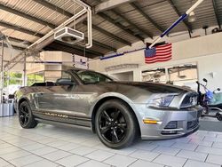Grau Gebraucht 2012 Ford Mustang Cabrio | 23.800 €
