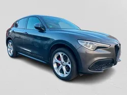 Grau Gebraucht 2022 Alfa Romeo Stelvio Sprint SUV | 34.950 € (Guter Preis)