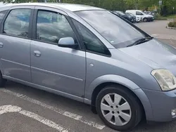 Silber Gebraucht 2005 Opel Meriva Van / Kleinbus | 850 € (Superpreis)
