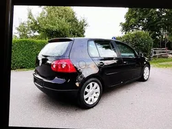 Schwarz Gebraucht 2005 VW Golf V Kleinwagen | 2.650 € (Fairer Preis)