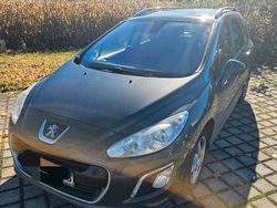 Grau Gebraucht 2012 Peugeot 308 Kombi | 6.500 € (Etwas zu teuer)