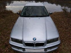 Silber Gebraucht 1998 BMW 320 M Sport Limousine | 8.990 €