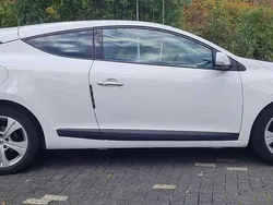 Weiß Gebraucht 2011 Renault Mégane Coupé Coupé | 4.900 €