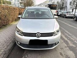 Silber Gebraucht 2014 VW Touran Comfortline Van / Kleinbus | 4.400 € (Superpreis)