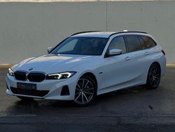 Weiß Gebraucht 2022 BMW 320e Sport Line Kombi | 27.490 € (Fairer Preis)