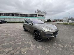 Braun Gebraucht 2011 Porsche Cayenne S SUV | 15.500 €