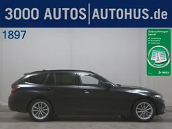 Black sapphire metallic Gebraucht 2022 BMW 320 Shadowline Kombi | 28.980 € (Superpreis)