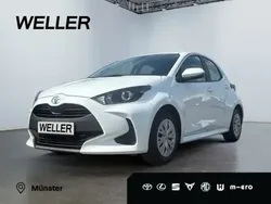 Weiss Gebraucht 2023 Toyota Yaris Comfort Kleinwagen | 14.790 € (Guter Preis)