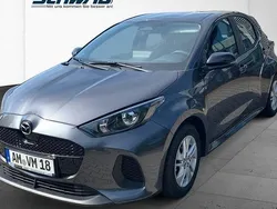 Grau Gebraucht 2024 Mazda 2 Center-Line Limousine | 21.990 € (Fairer Preis)