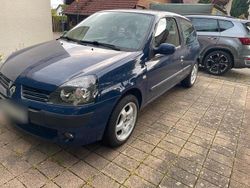 Blau Gebraucht 2005 Renault Clio II Kleinwagen | 1.500 € (Teuer)