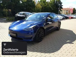 Blau Gebraucht 2020 Tesla Model 3 Performance Limousine | 30.400 € (Etwas zu teuer)