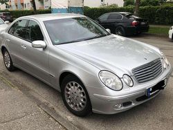Grau Gebraucht 2002 Mercedes E240 Limousine | 8.100 € (Etwas zu teuer)