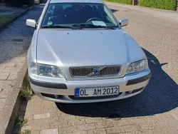 Grau Gebraucht 2003 Volvo V40 Comfort Kombi | 2.350 € (Teuer)