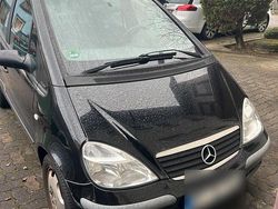 Schwarz Gebraucht 2001 Mercedes A140 Kleinwagen | 500 €