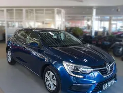 Blau Gebraucht 2017 Renault Mégane IV Life Limousine | 8.750 € (Fairer Preis)