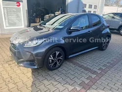 Grau Neu 2024 Toyota Yaris Hybrid Comfort Limousine | 25.500 € (Fairer Preis)