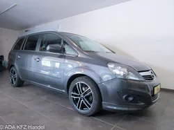 Grau Gebraucht 2010 Opel Zafira Van / Kleinbus | 6.499 € (Teuer)
