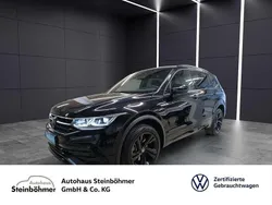 Deep black perleffekt (schwarz) Gebraucht 2022 VW Tiguan Allspace R-line SUV | 39.945 € (Etwas zu teuer)