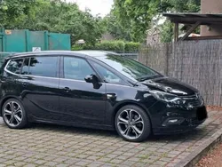 Schwarz Gebraucht 2018 Opel Zafira OPC Van / Kleinbus | 16.000 € (Fairer Preis)