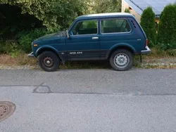 Grün Gebraucht 2010 Lada niva SUV | 1.000 €
