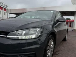 Grau Gebraucht 2017 VW Golf VII Comfortline Limousine | 15.250 € (Teuer)
