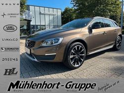Braun Gebraucht 2016 Volvo V60 CC Momentum Kombi | 21.490 € (Fairer Preis)
