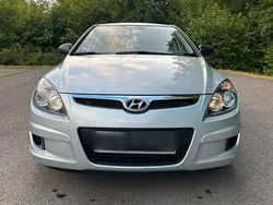 Silber Gebraucht 2010 Hyundai i30 Limousine | 3.600 € (Fairer Preis)