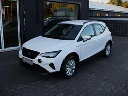 "candy" weiss Gebraucht 2023 Seat Arona Style SUV | 18.990 € (Fairer Preis)